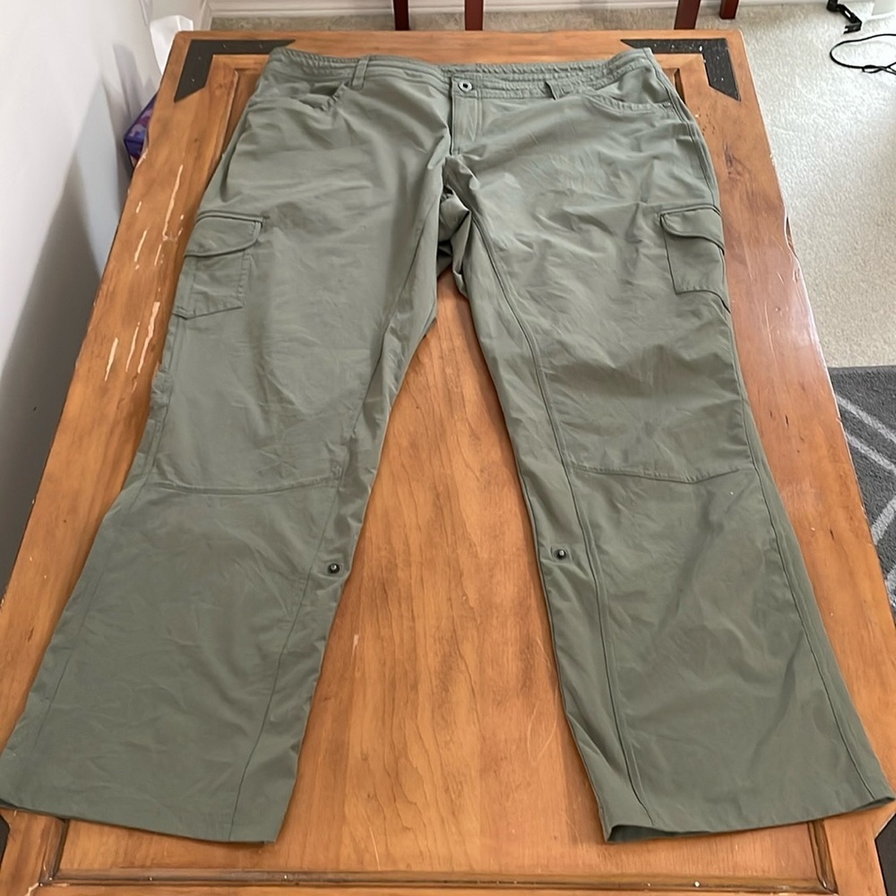 Kuhl Cargo Pants Size 20W